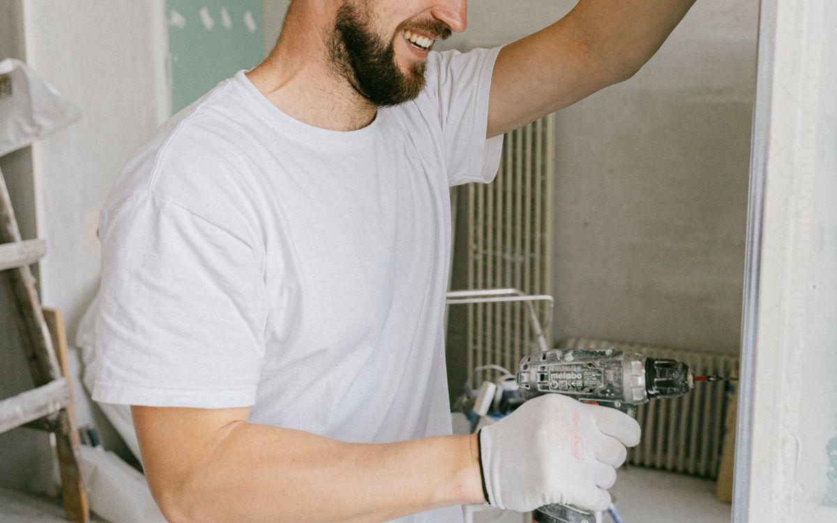 Applying a polyaspartic coating to a garage floor